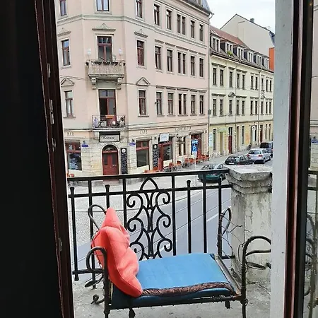 Lollis Hostel *