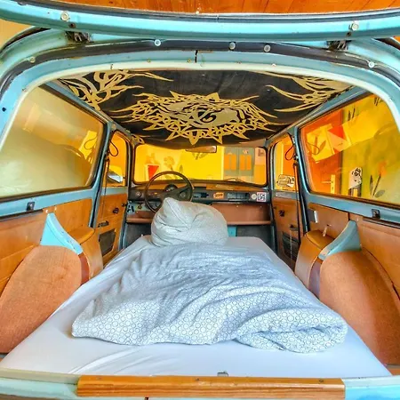Lollis Hostel *