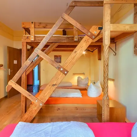 Auberge de jeunesse Lollis *