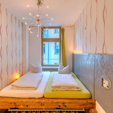 Lollis Albergue Dresden