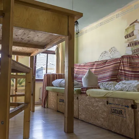 Lollis Hostel