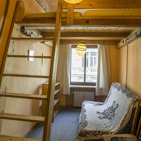 Lollis Hostel *