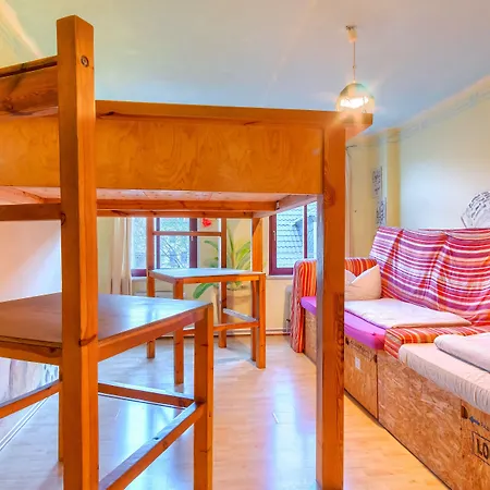 Hostel Lollis *