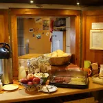 Lollis Hostel